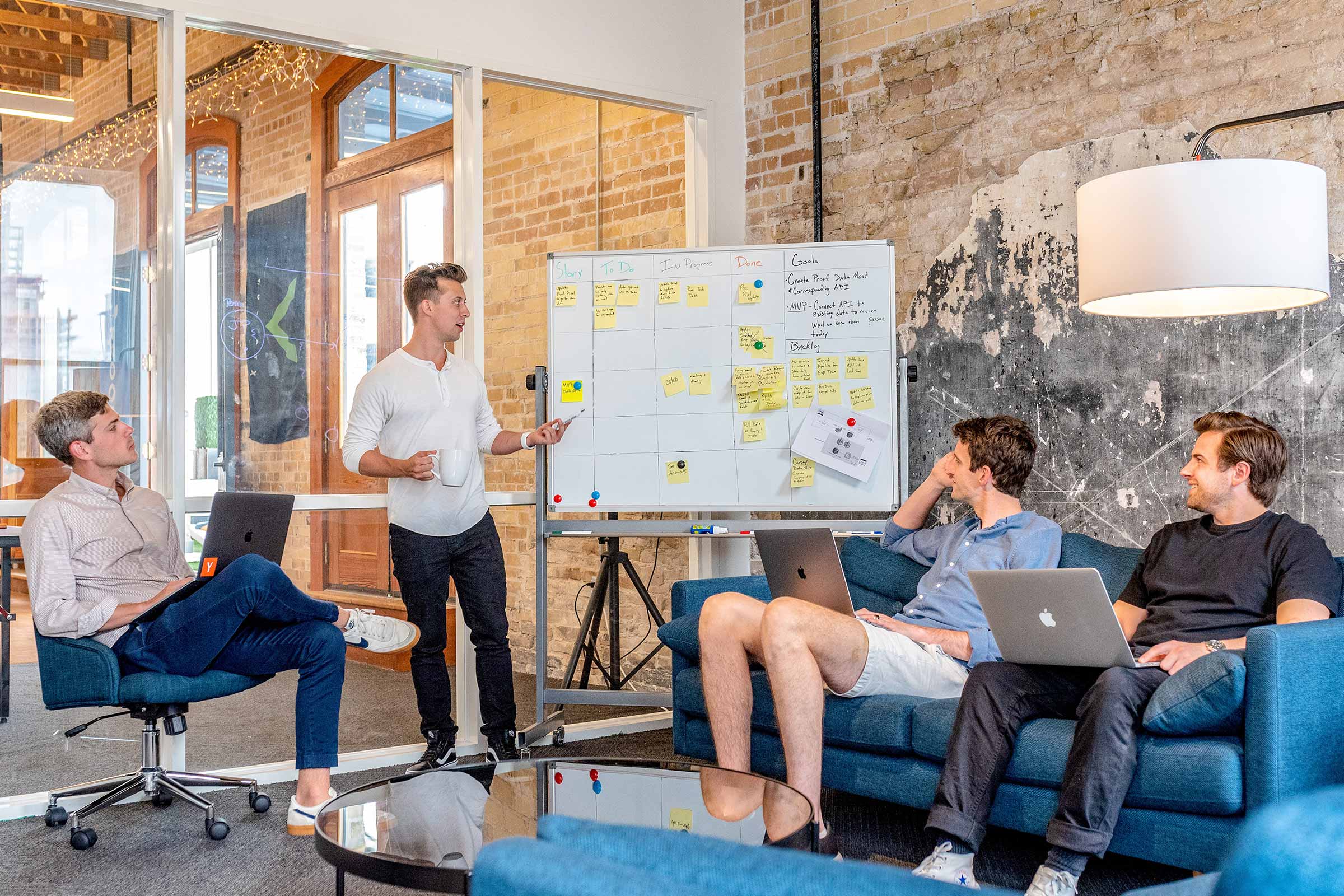 How to Keep Your Business Visible During Crisis 5 Team Meeting 2